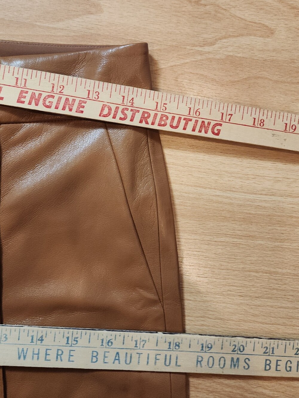 Alice & Olivia Vegan Leather Wide Leg Crop Drape Dylan Pants Camel Brown Size 6 - Picture 11 of 16